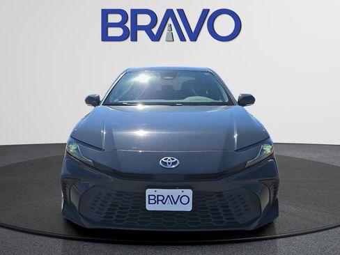 Used 2025 Toyota Camry SE image 6