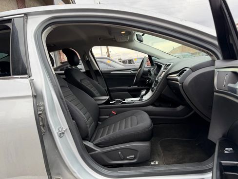 Used 2015 Ford Fusion SE image 18