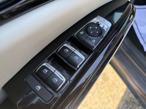 Used 2022 Kia Carnival SX image 13