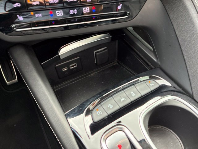 Used 2023 Buick Envision Essence w/ Sport Touring Package AWD/4WD image 25