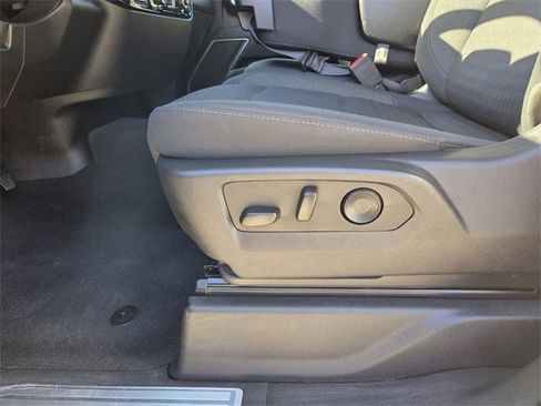 Used 2025 Chevrolet Silverado 2500 LT w/ Convenience Package image 28