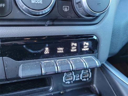 Used 2022 RAM 1500 Big Horn w/ Night Edition image 26