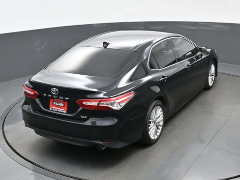 Used 2020 Toyota Camry XLE image 35