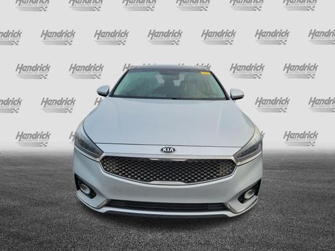 Used 2017 Kia Cadenza Premium w/ Luxury Package FWD image 3