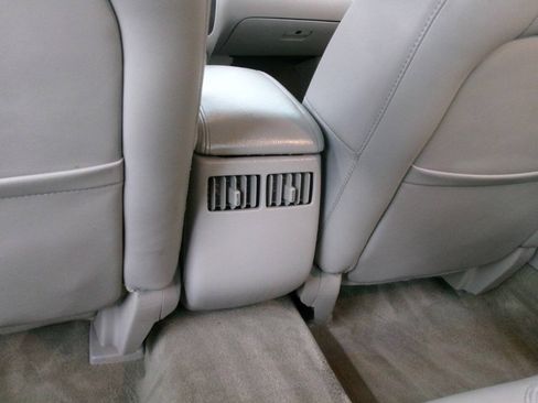 Used 2011 Buick Lucerne CXL FWD image 21
