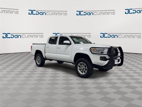 Used 2020 Toyota Tacoma SR5 image 2