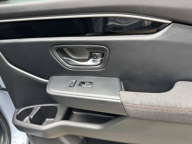Used 2025 Honda Pilot Sport image 15