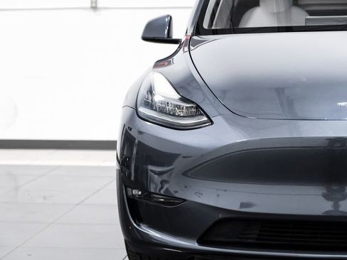 Used 2023 Tesla Model Y Long Range AWD/4WD image 49