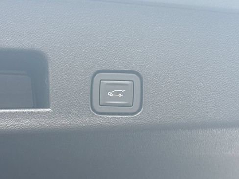 New 2026 GMC Acadia Elevation w/ Elevation Premium Package AWD/4WD image 38