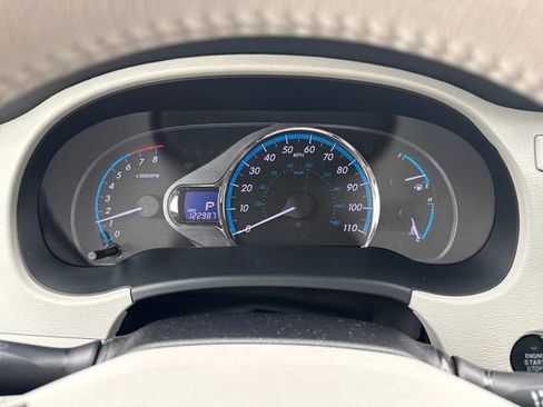 Used 2013 Toyota Sienna XLE image 18