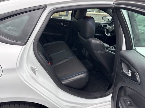 Used 2015 Chrysler 200 S w/ Comfort Group image 10