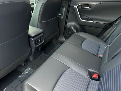 Used 2020 Toyota RAV4 XSE image 4