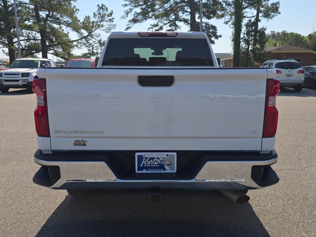 Used 2025 Chevrolet Silverado 2500 LT w/ Convenience Package AWD/4WD image 4