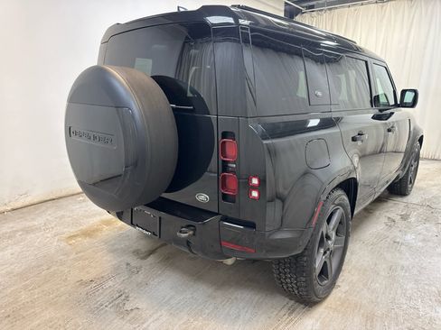Used 2023 Land Rover Defender 110 X-Dynamic SE image 12