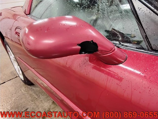 Used 2001 Chevrolet Corvette Coupe w/ Preferred Equipment Group1 RWD image 17