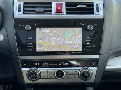 Used 2017 Subaru Legacy 2.5i Premium image 3