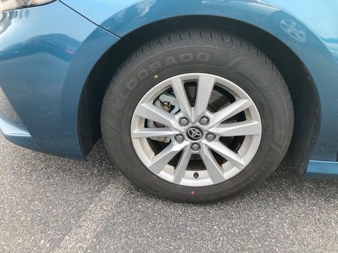 Used 2025 Toyota Camry SE image 10