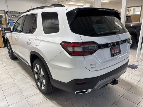New 2026 Honda Pilot Elite image 2