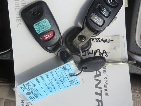 Used 2016 Hyundai Elantra SE FWD image 26