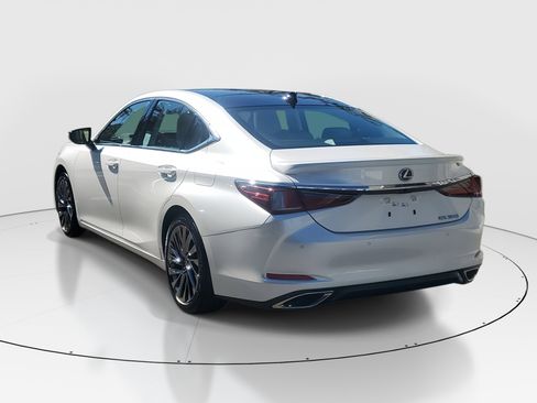 Certified 2024 Lexus ES 350 Ultra Luxury image 5