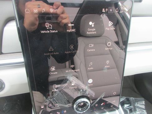 New 2026 GMC Terrain Denali image 17