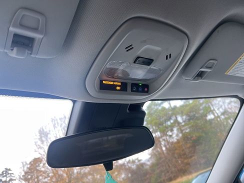 Certified 2024 Chevrolet Trax LT w/ LT Convenience Package image 38