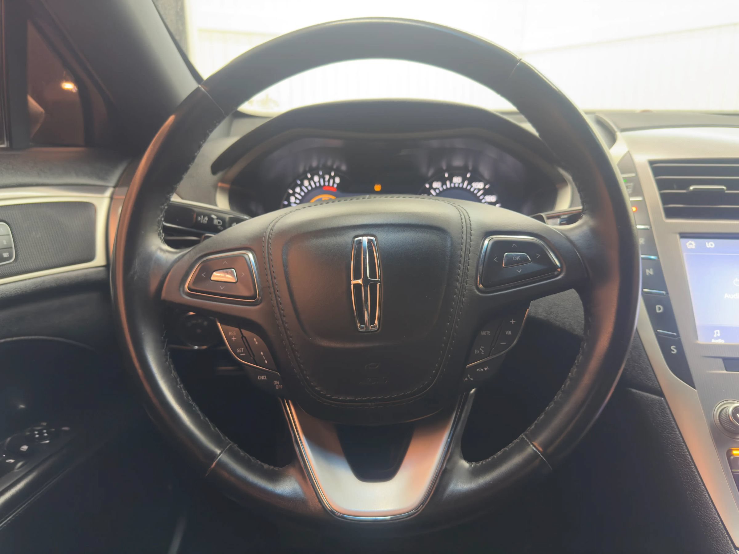 Used 2020 Lincoln MKZ FWD image 15