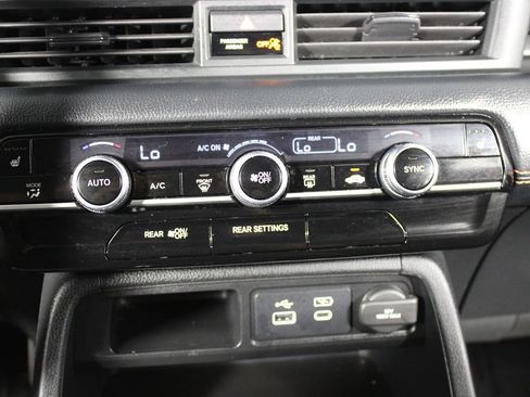 Used 2023 Honda Pilot Sport image 21
