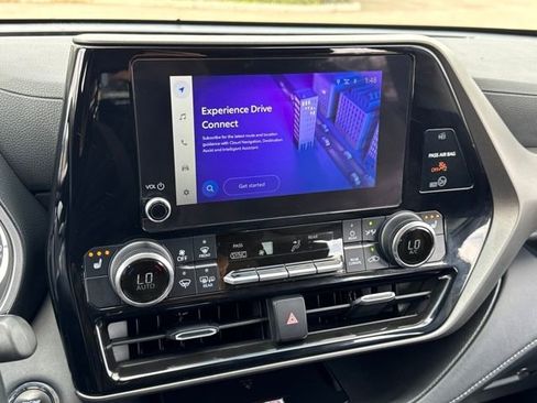 Used 2023 Toyota Highlander XLE image 12