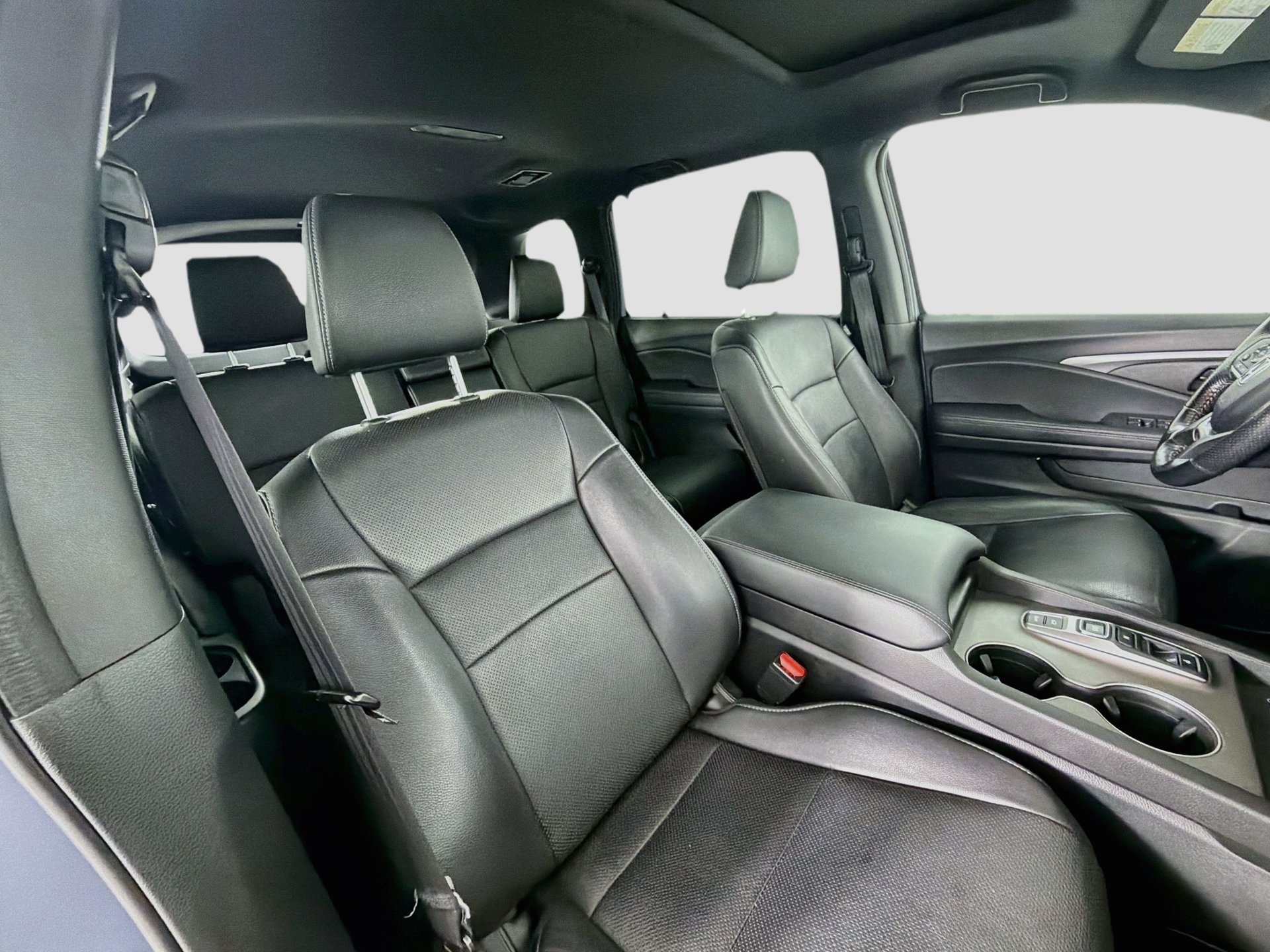 Used 2025 Honda Passport EX-L image 16