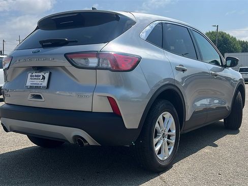 Used 2021 Ford Escape SE image 3