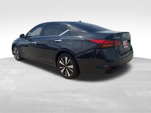 Used 2022 Nissan Altima 2.5 SV FWD image 6