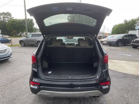Used 2018 Hyundai Santa Fe Sport w/ 2.4L Tech Package 04 AWD/4WD image 10