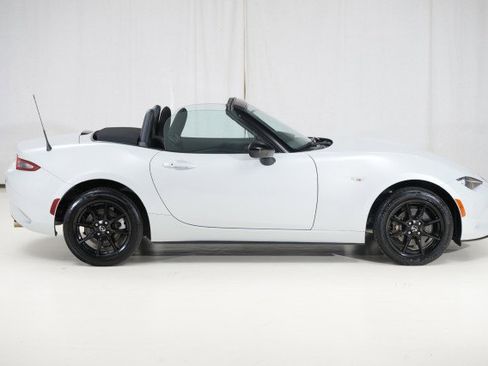 Used 2019 MAZDA MX-5 Miata Sport image 10