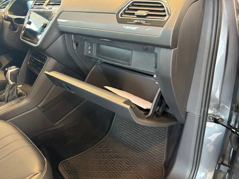 Used 2023 Volkswagen Tiguan SE FWD image 25