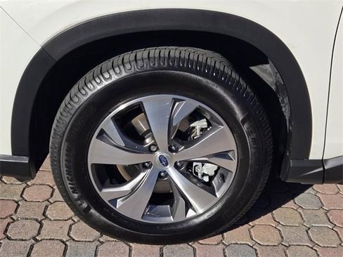 Used 2021 Subaru Ascent Premium w/ Convenience Package image 11