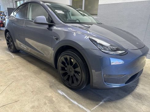 Used 2023 Tesla Model Y Long Range AWD/4WD image 4