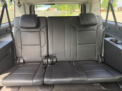 Used 2018 Chevrolet Suburban LT AWD/4WD image 13