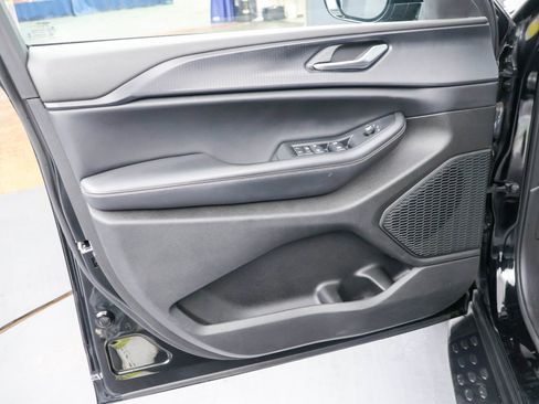 Used 2023 Jeep Grand Cherokee L Laredo image 23