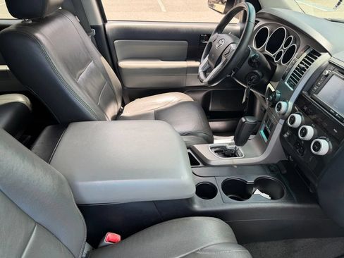 Used 2014 Toyota Sequoia SR5 RWD image 14