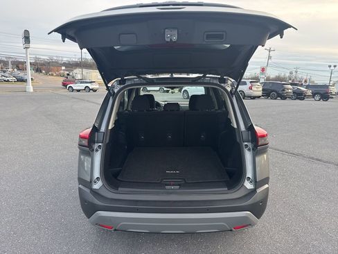 Used 2023 Nissan Rogue S image 17