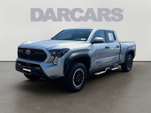 Used 2024 Toyota Tacoma TRD Off-Road AWD/4WD image 3