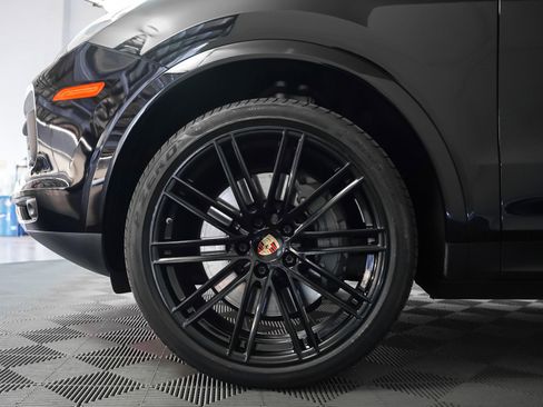 Used 2023 Porsche Cayenne image 14