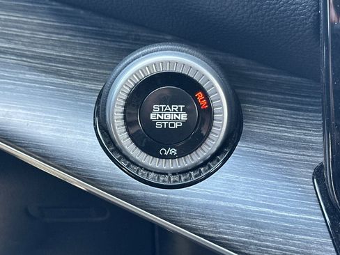 Used 2024 Jeep Wagoneer L Series II w/ Flexible Seating Group image 24