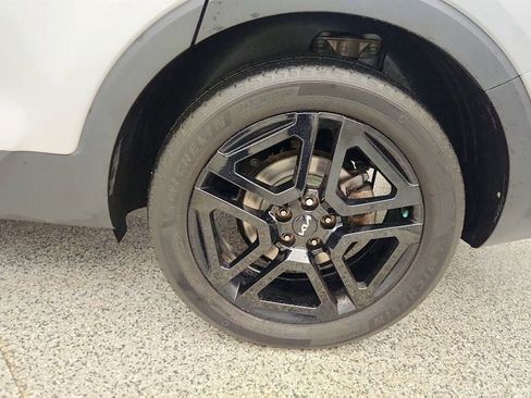 Used 2023 Kia Telluride SX X-Line image 9