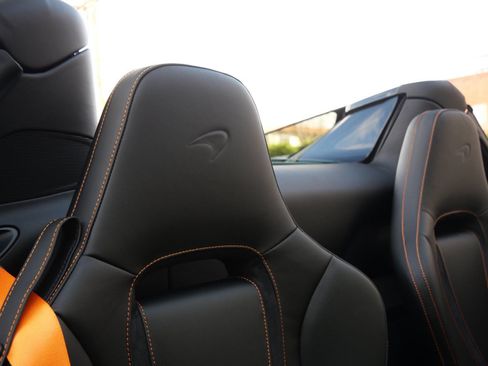 Used 2026 McLaren 750S Spider RWD image 24