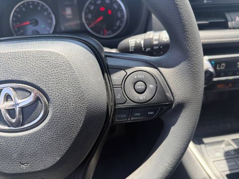 Used 2021 Toyota RAV4 XLE FWD image 20