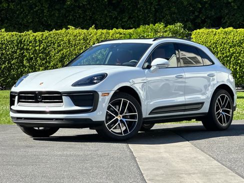 Used 2026 Porsche Macan image 1