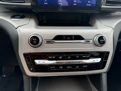 Used 2023 Ford Explorer XLT w/ Equipment Group 202A image 16