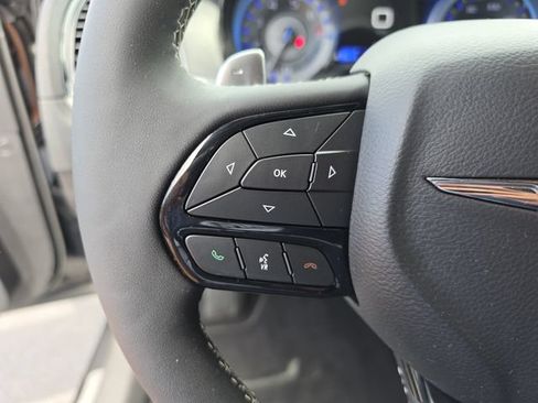 Used 2023 Chrysler 300 S w/ Comfort Group RWD image 38